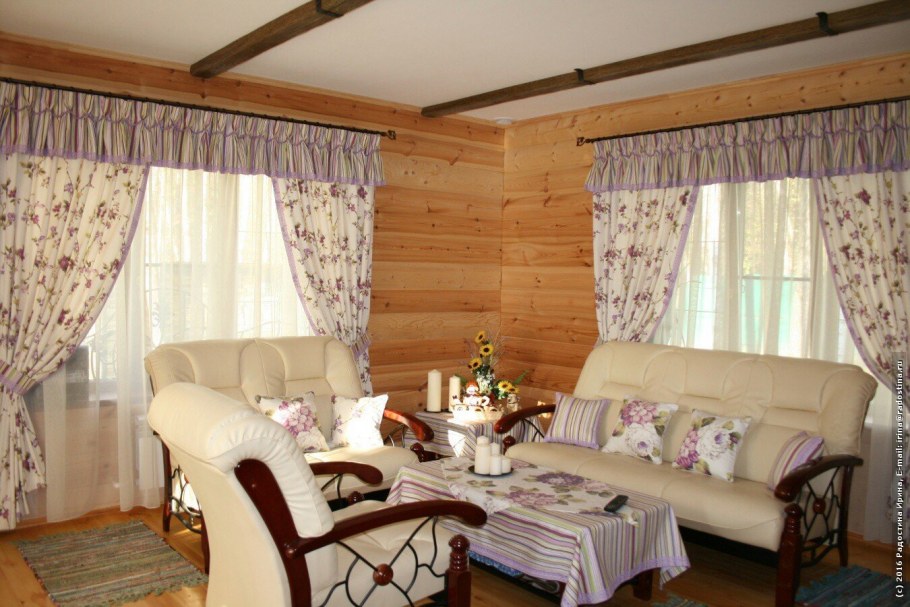 Шторы на нестандартные окна в загородном доме