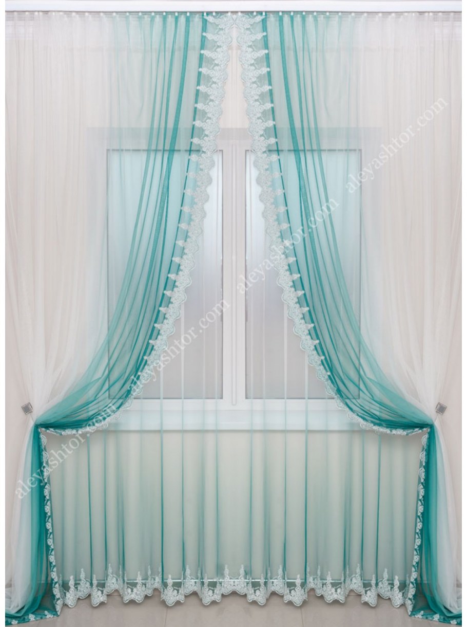 Тюль с бирюзовой вышивкой