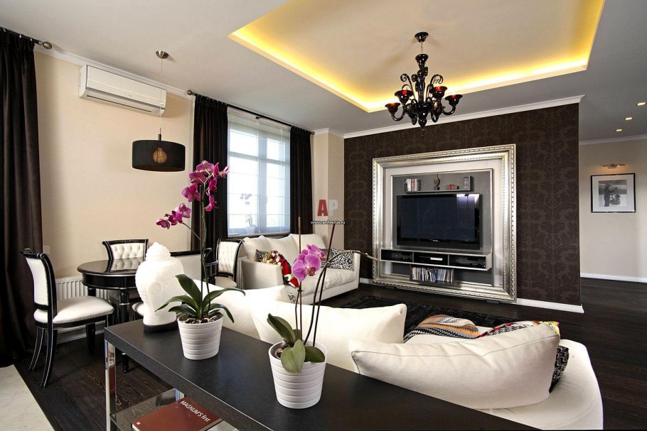 Гостиная с тремя окнами