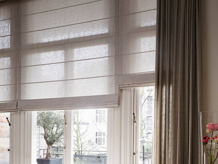 Римская штора на большое окно