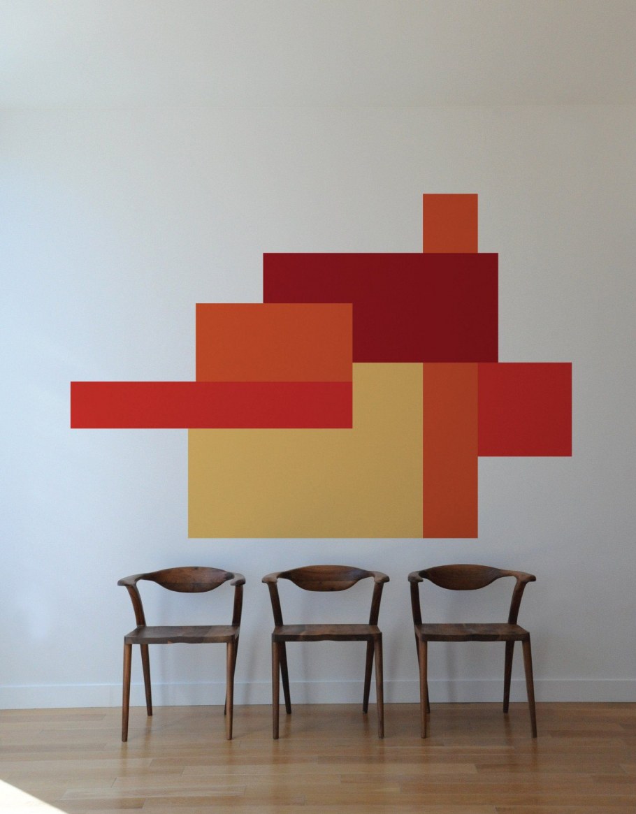 Квадраты на стене краской