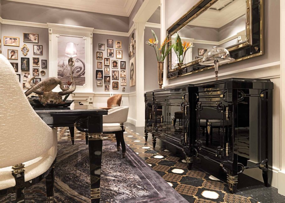 Антикварный круглый стол