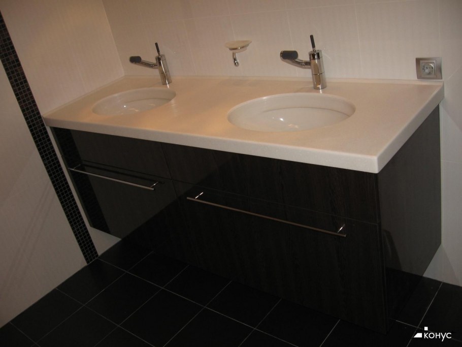 Столешница для умывальника в ванной