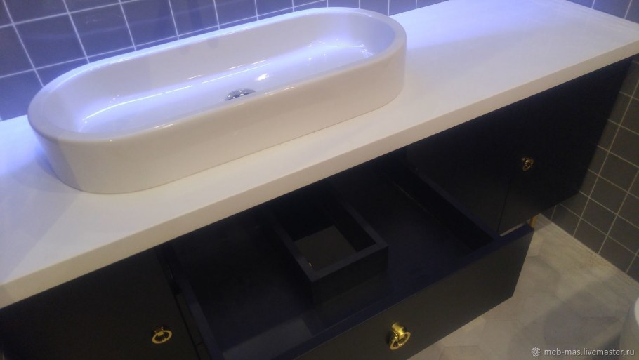 Столешница из искусственного камня с подсветкой