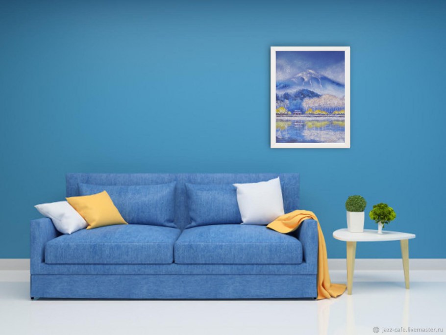 Синий диван