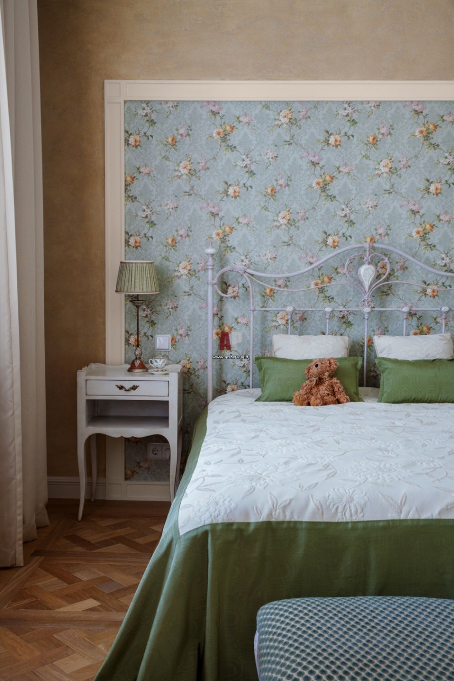 Стены в стиле Прованс