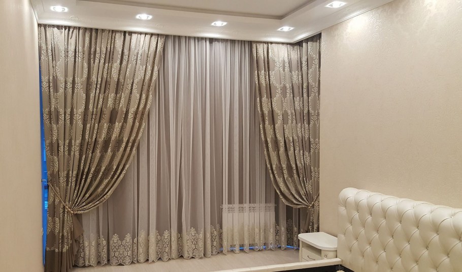 Шторы в зал светлые тона