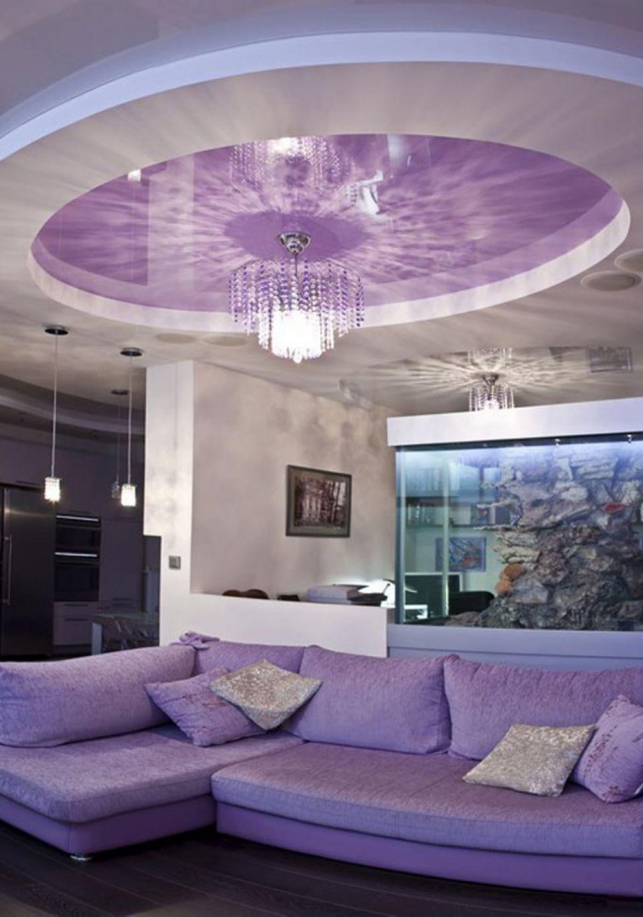 Подвесной потолок в гостиной
