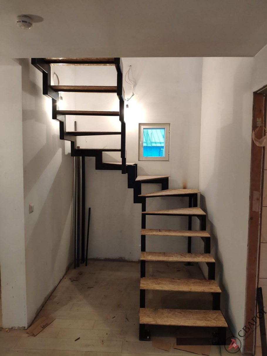 Лестница двухмаршевая 180