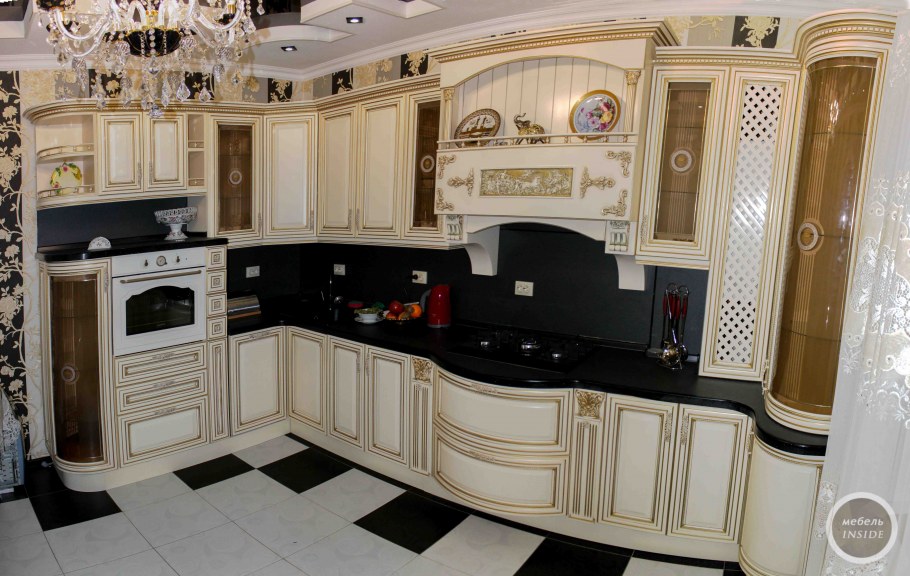 Кухня Летиция с золотой патиной