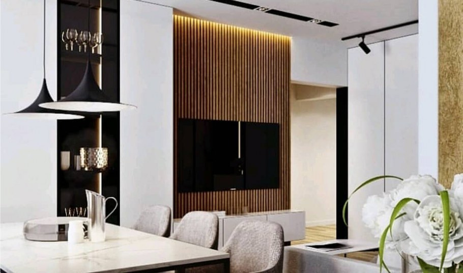 Рейки на стене с телевизором