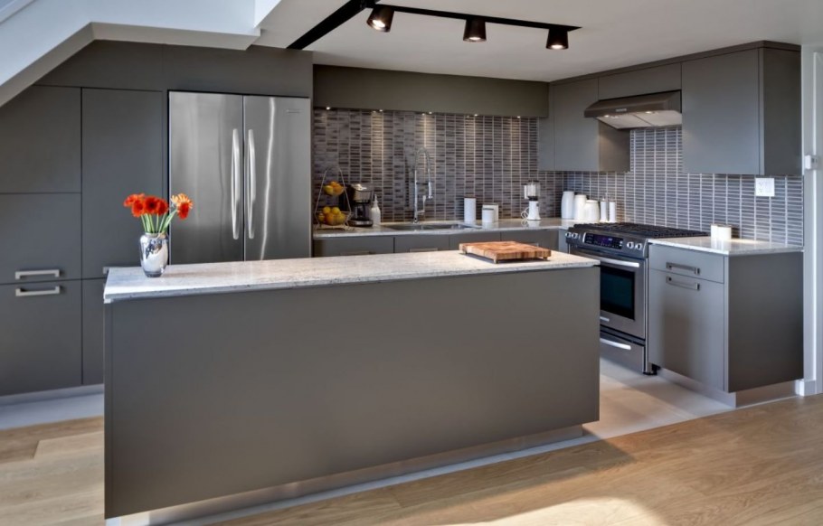 Кухня в серых тонах