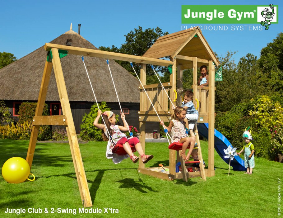 Качели на дачном участке