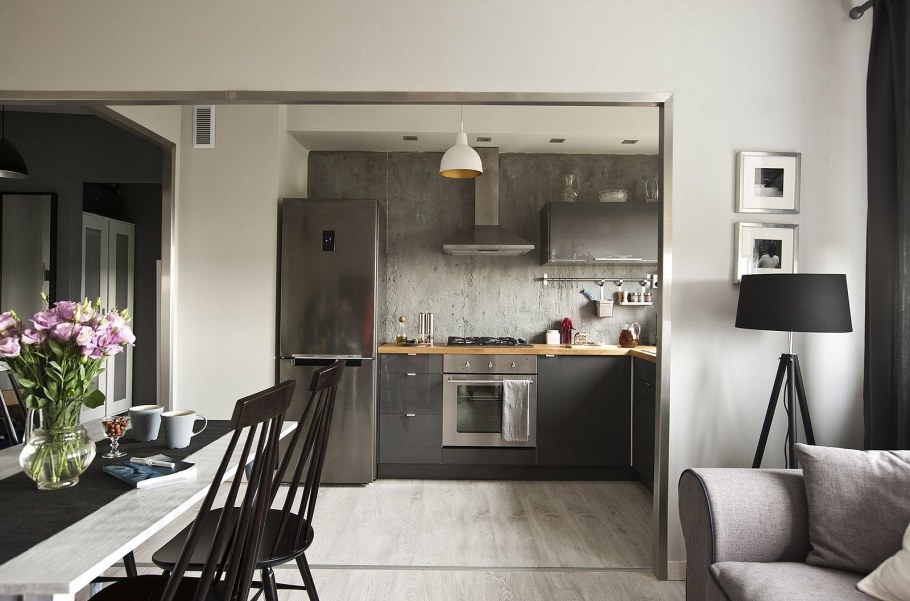 Кухня с бетонными стенами