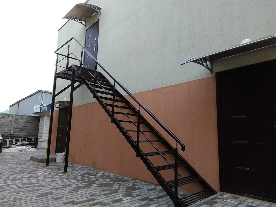 Металлическая лестница