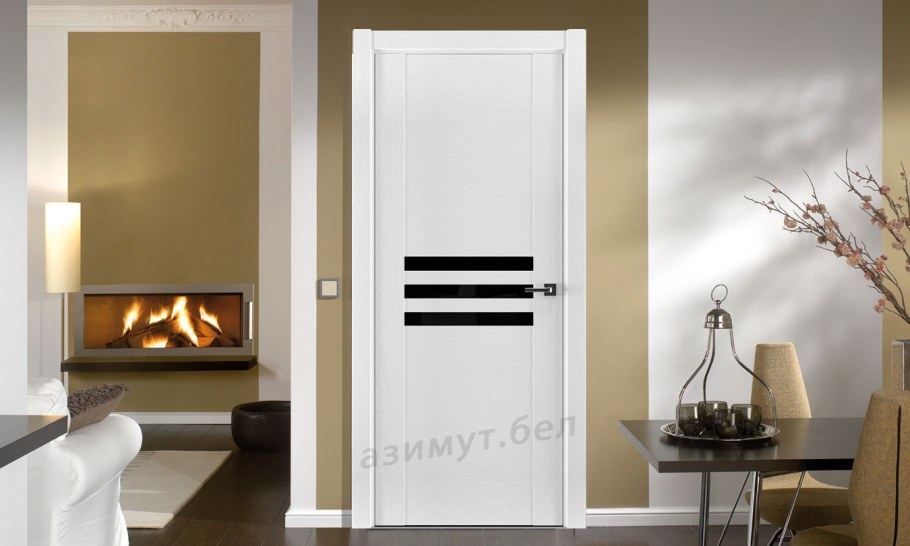 Белые двери с черным стеклом в интерьере