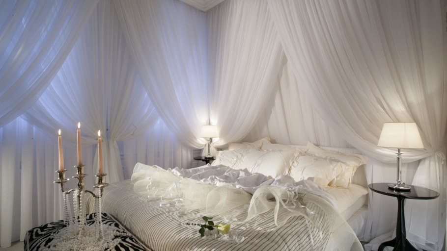 Шторв в деревннмеом стое