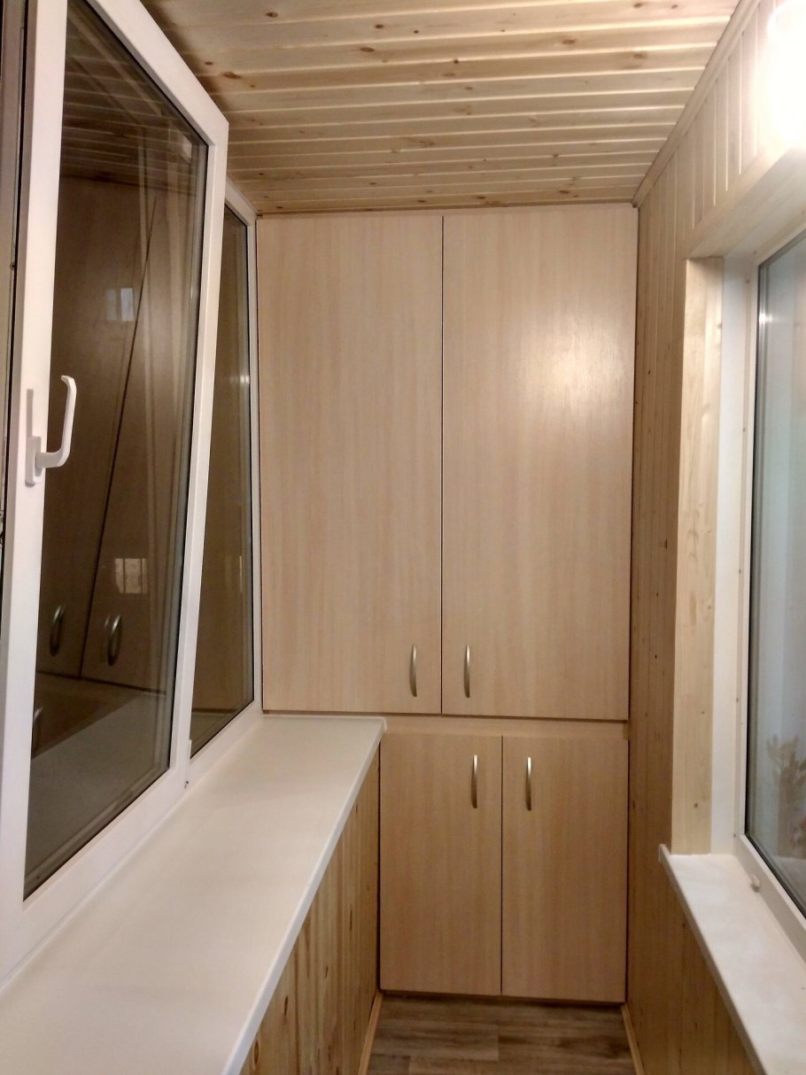 Балконный шкаф