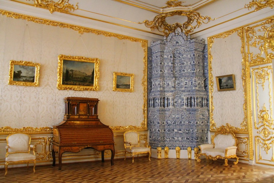 Обои в интерьере квартиры