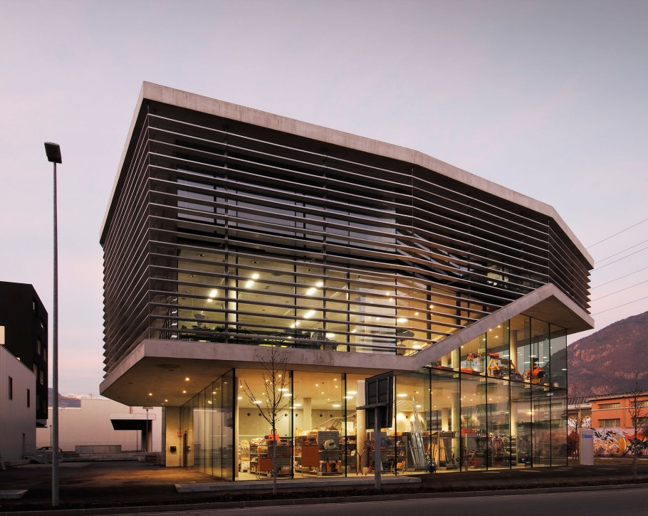 Небольшие красивые офисные здания