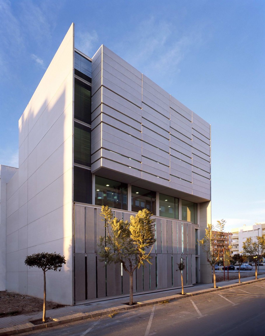 Административное здание в современном стиле