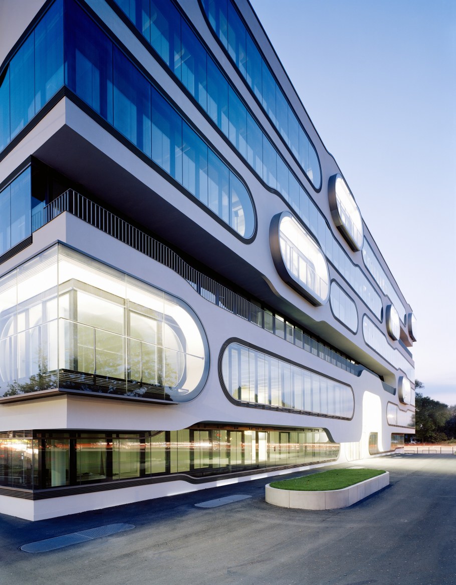 Офисное здание la Nucía Architects / Design