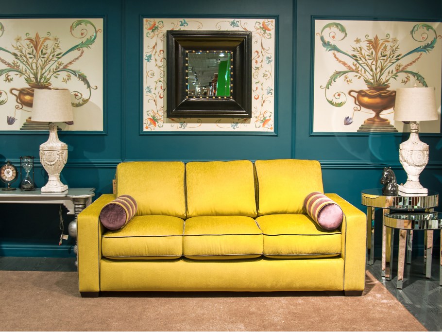 Желтое кресло икеа в интерьере