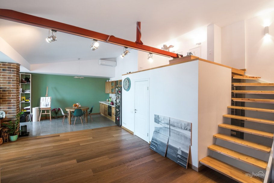 Люк для потолочной антресоли