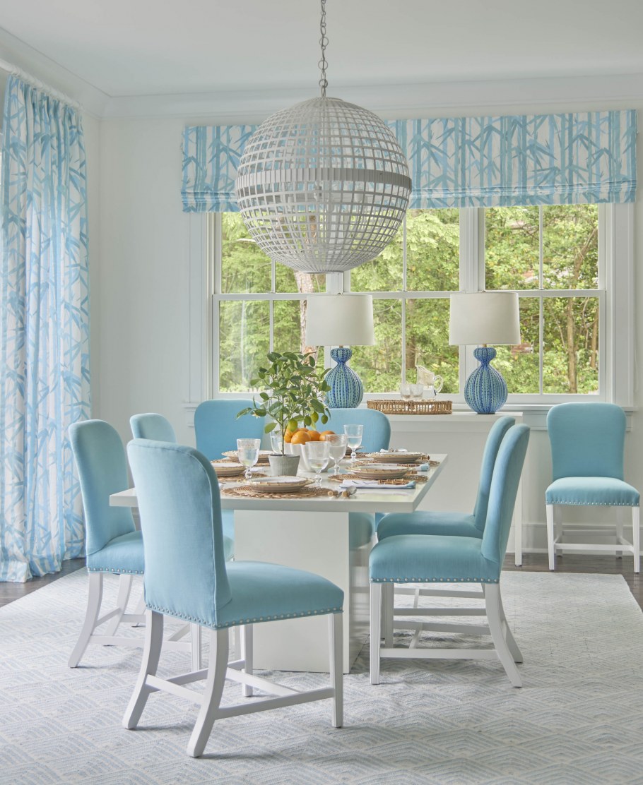 Столовая в голубых тонах