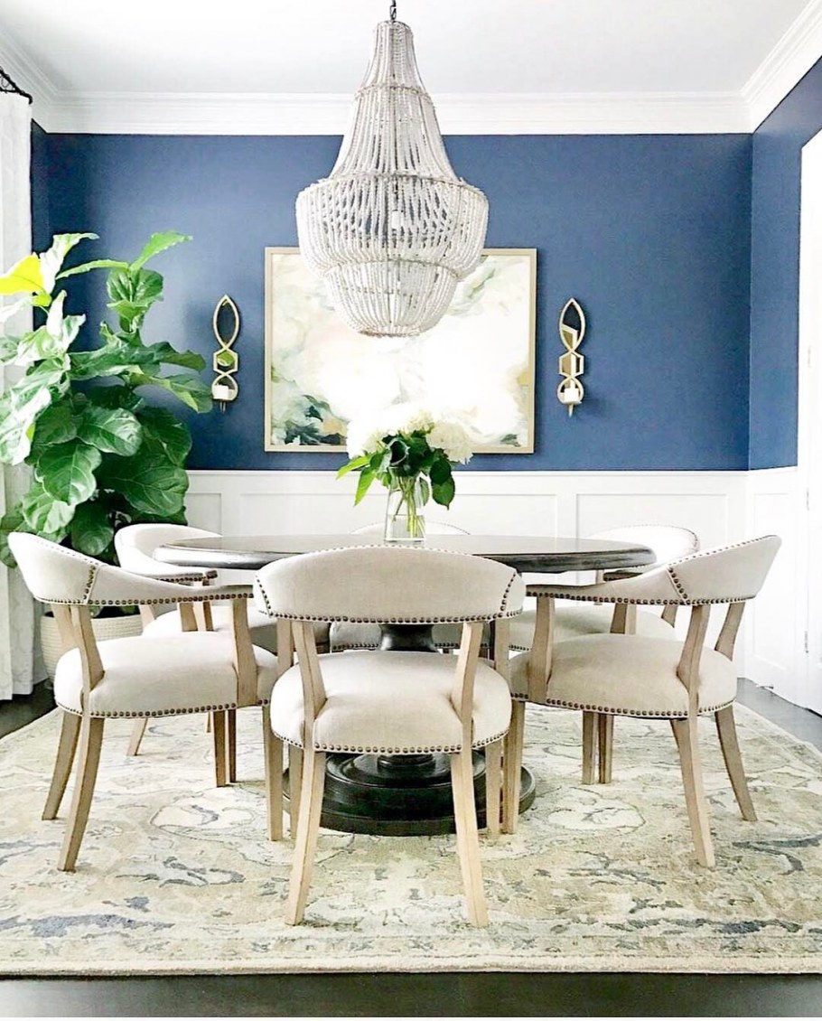 Бело голубая столовая