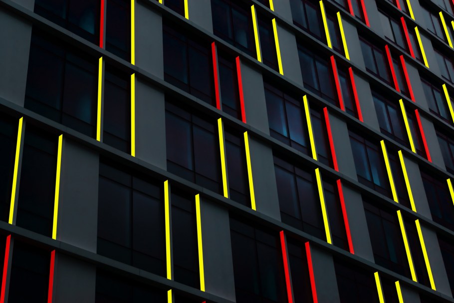 Желто черный интерьер