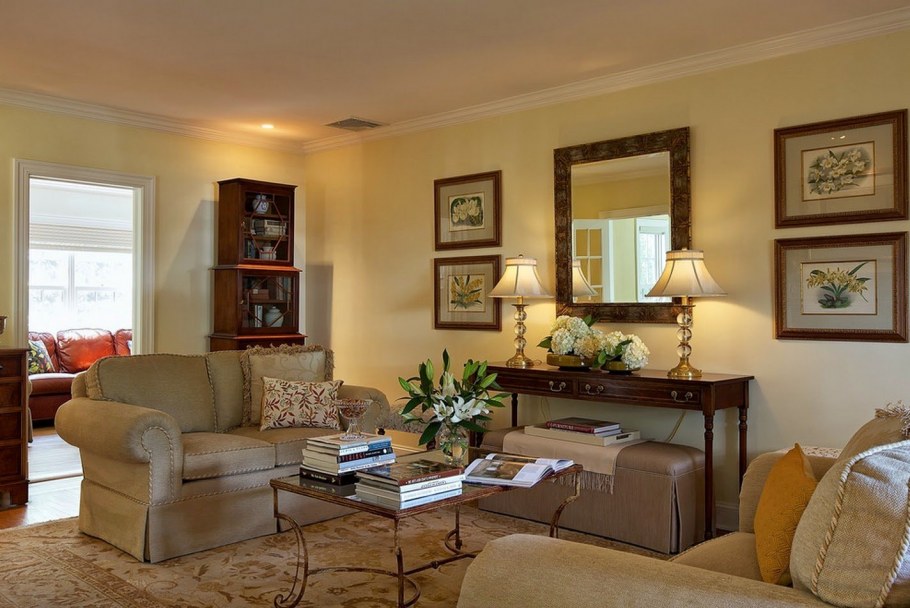 Уютная гостиная в бежевых тонах