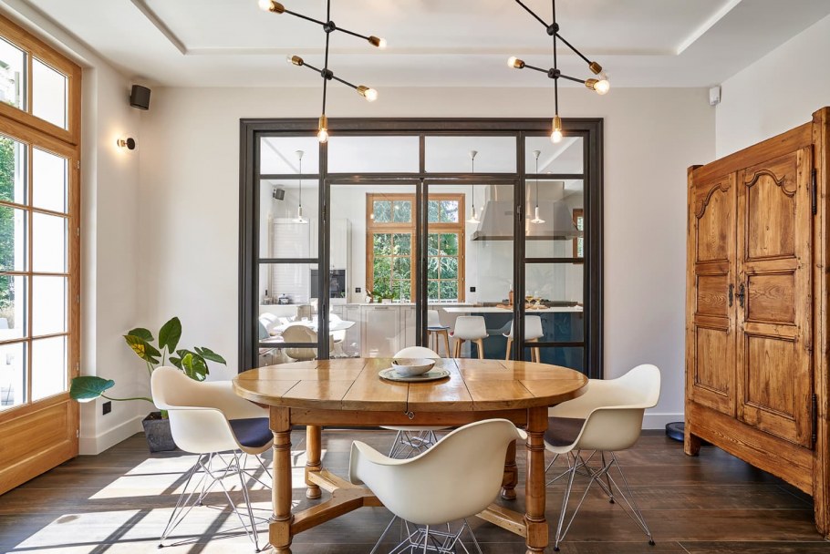 Настенные светильники в цвет стен в интерьере