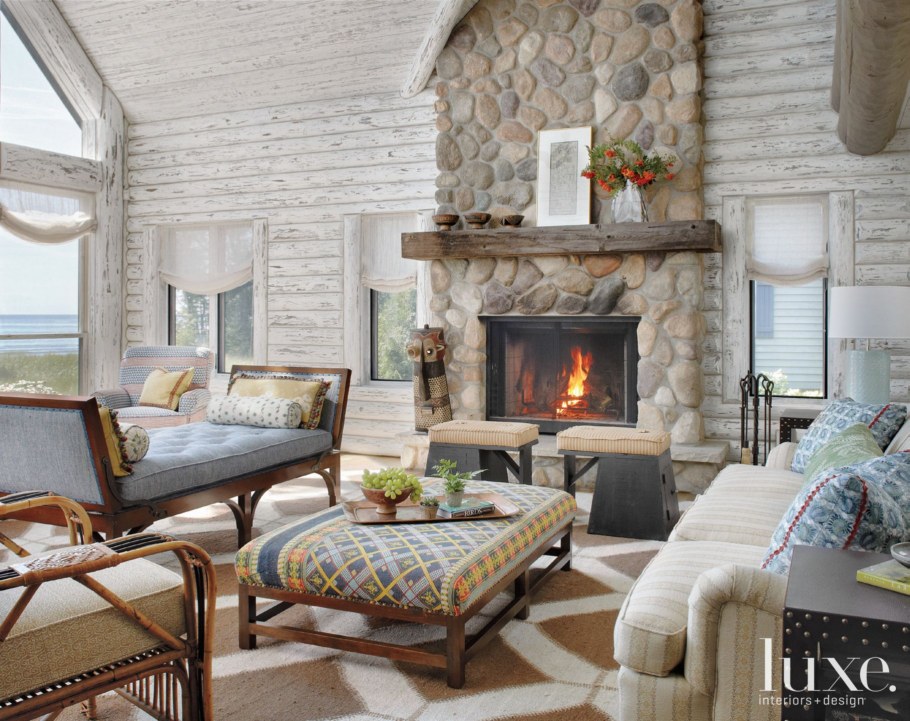 Гостиная с печкой