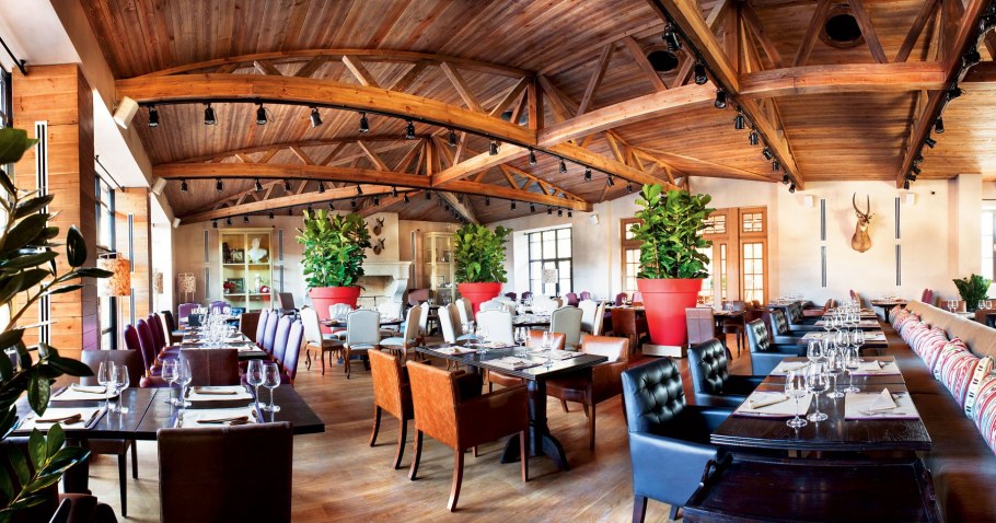 Ресторан в деревенском стиле