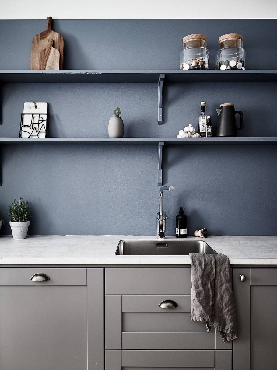 Кухня графитового цвета