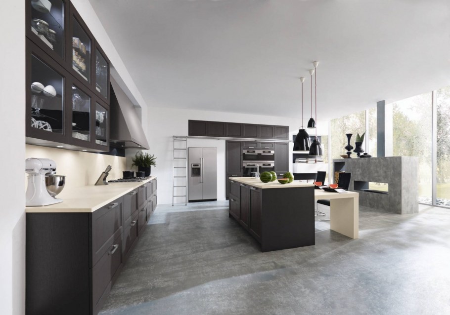 Кухня графитового цвета в интерьере