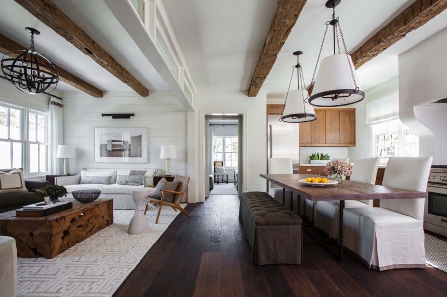 Балки в интерьере гостиной