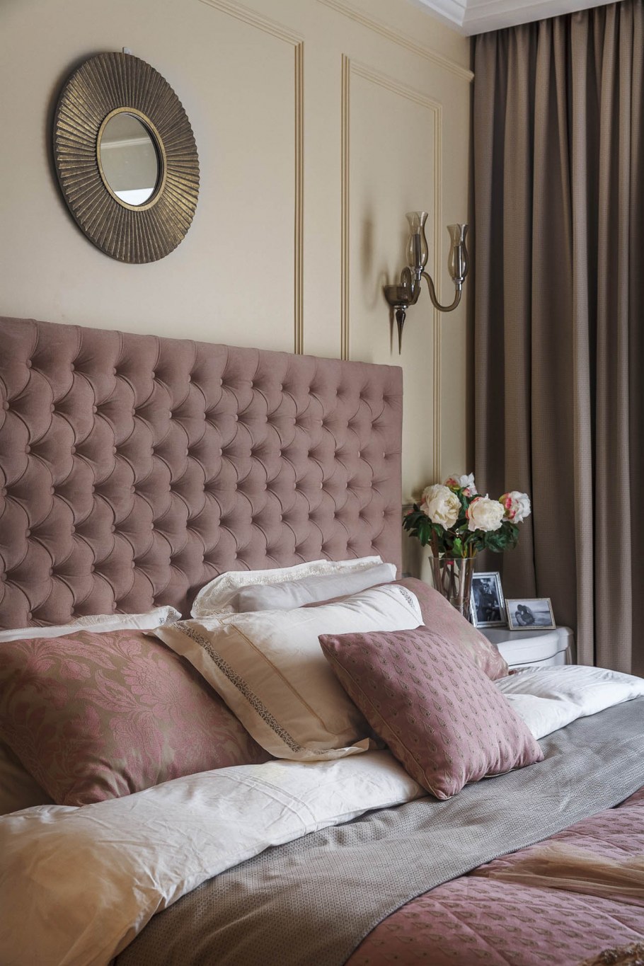 Спальня в серо-пыльных тонах