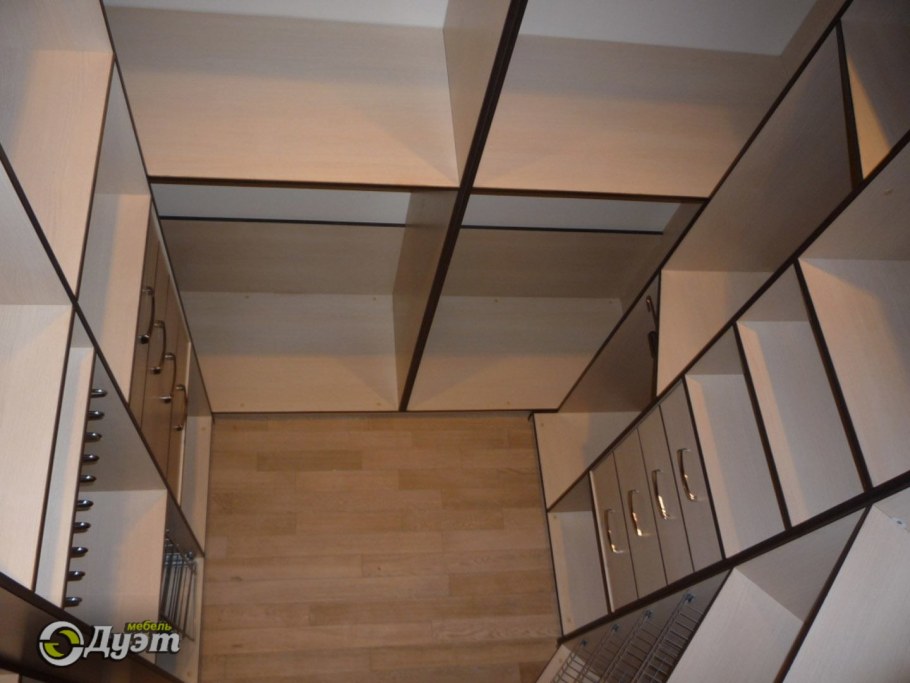 Гардеробная в кладовке