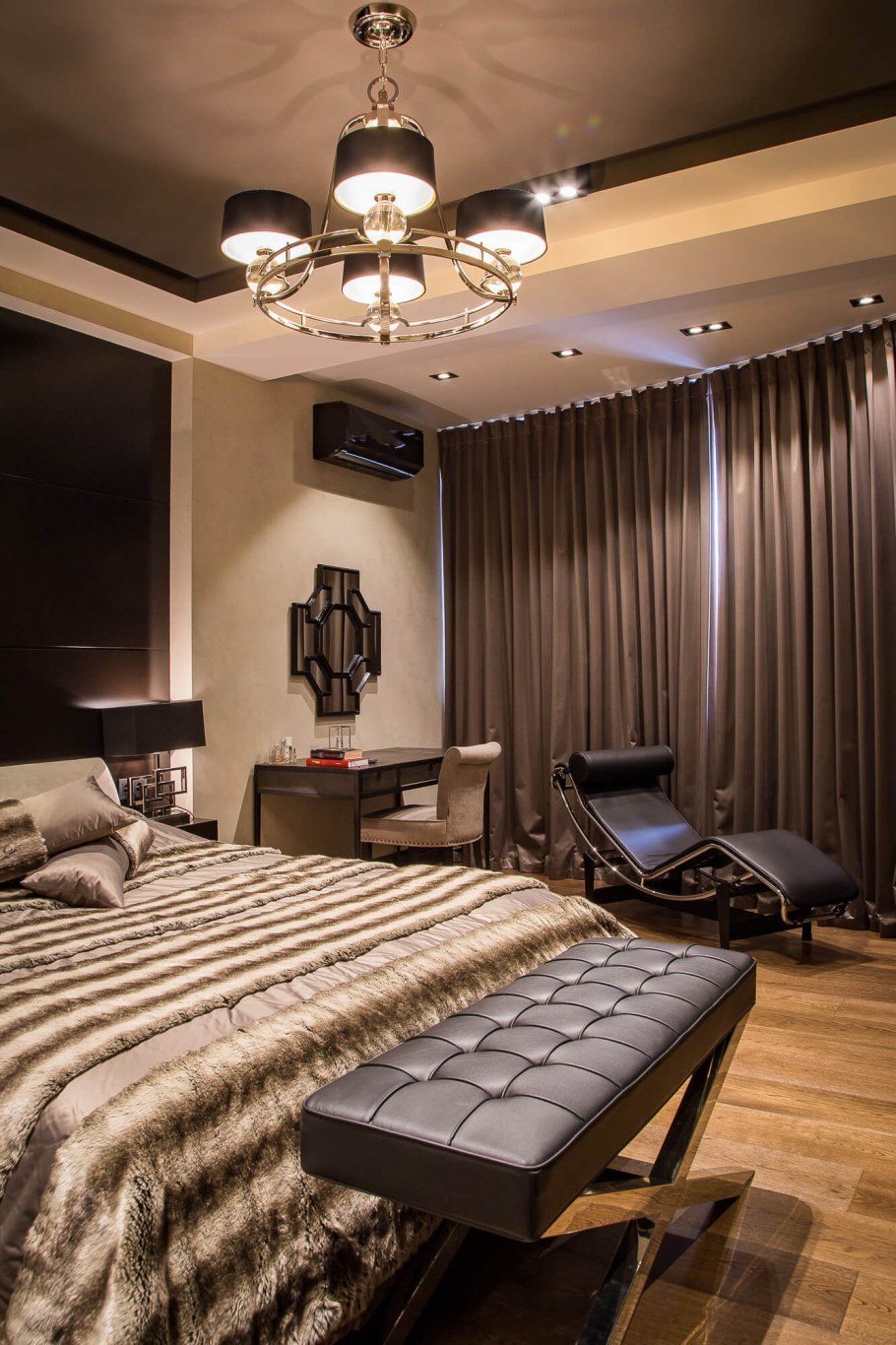 Бирюзовые шторы в интерьере