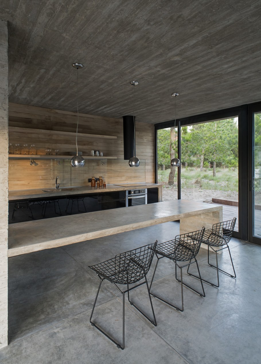 Кухня под бетон с деревом