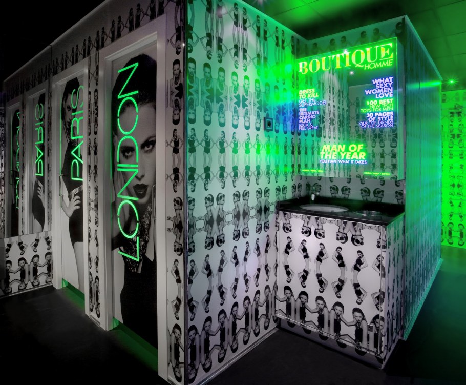 Ночной клуб туалет