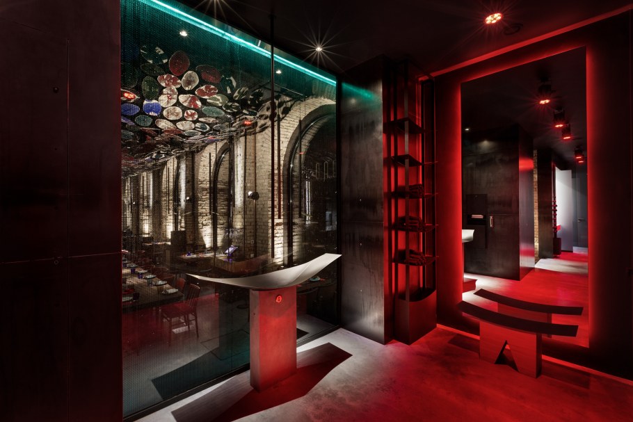 Санузел в баре