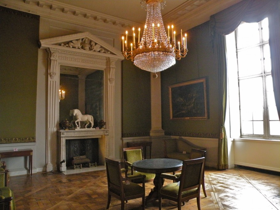 Замок Монсоро интерьер