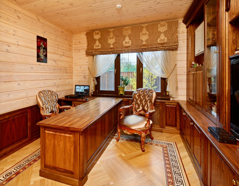 Отделка деревом внутри дома