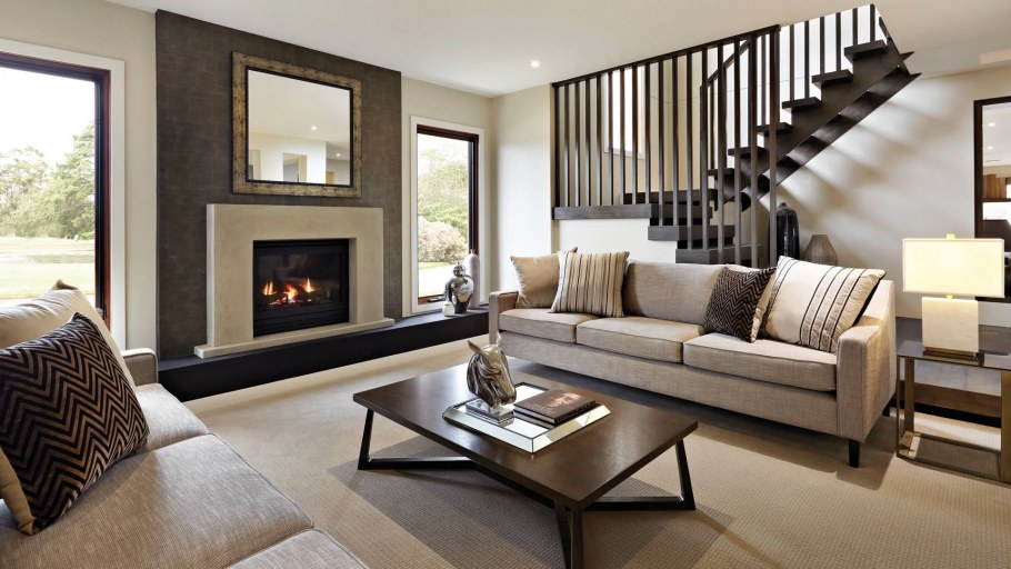 Гостиные с камином и лестницей