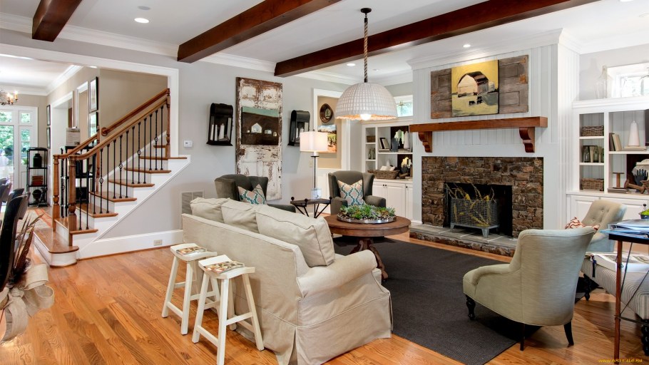 Интерьер первого этажа загородного дома