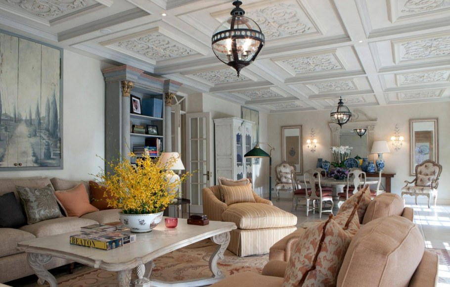 Цветная лепнина в интерьере