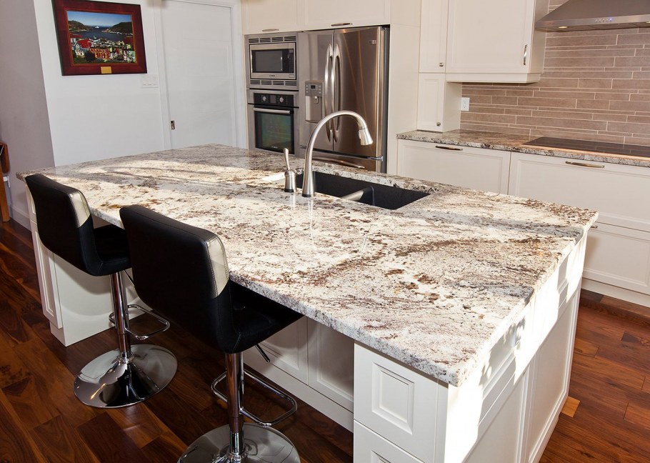 Столешница без завалов на кухне